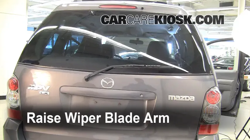 2006 Mazda MPV LX 3.0L V6 Escobillas de limpiaparabrisas trasero Cambiar escobillas de limpiaparabrisas